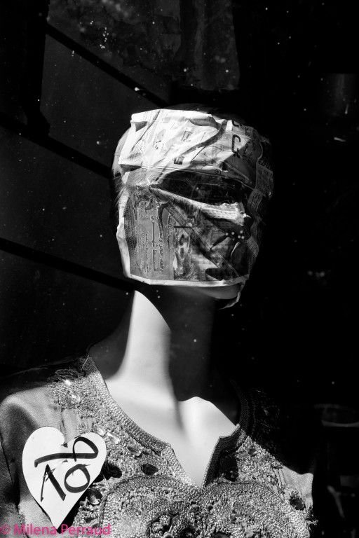 04052010-mannequins-1.jpg